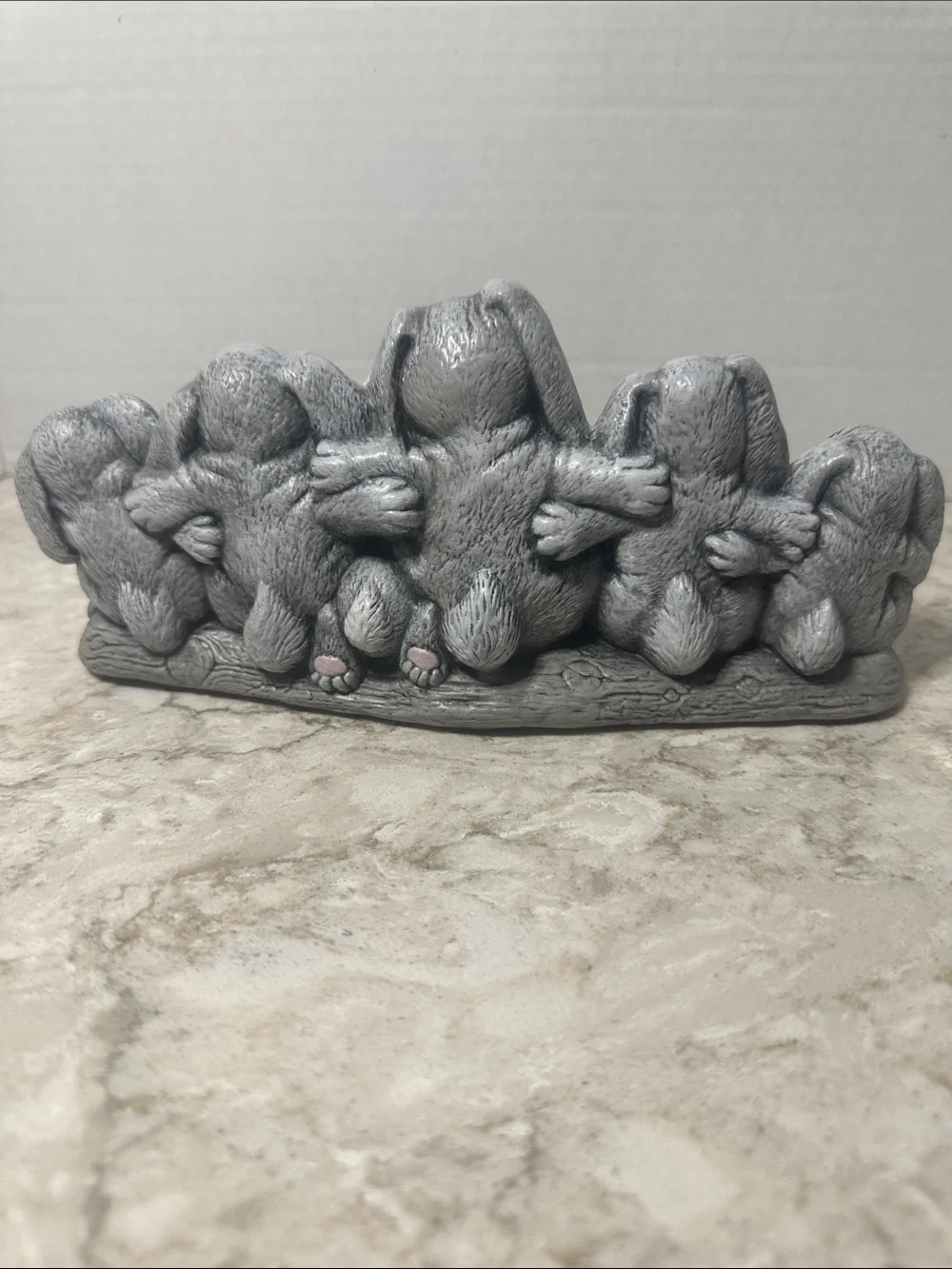 Gray Bunny Family Figurine Décor